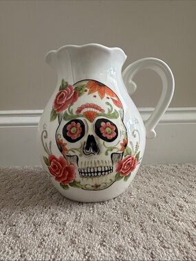 Mexcera Sugar Skull with 🌹 🌹 Pitcher (vase), no cracks or chips ~8.5” tall